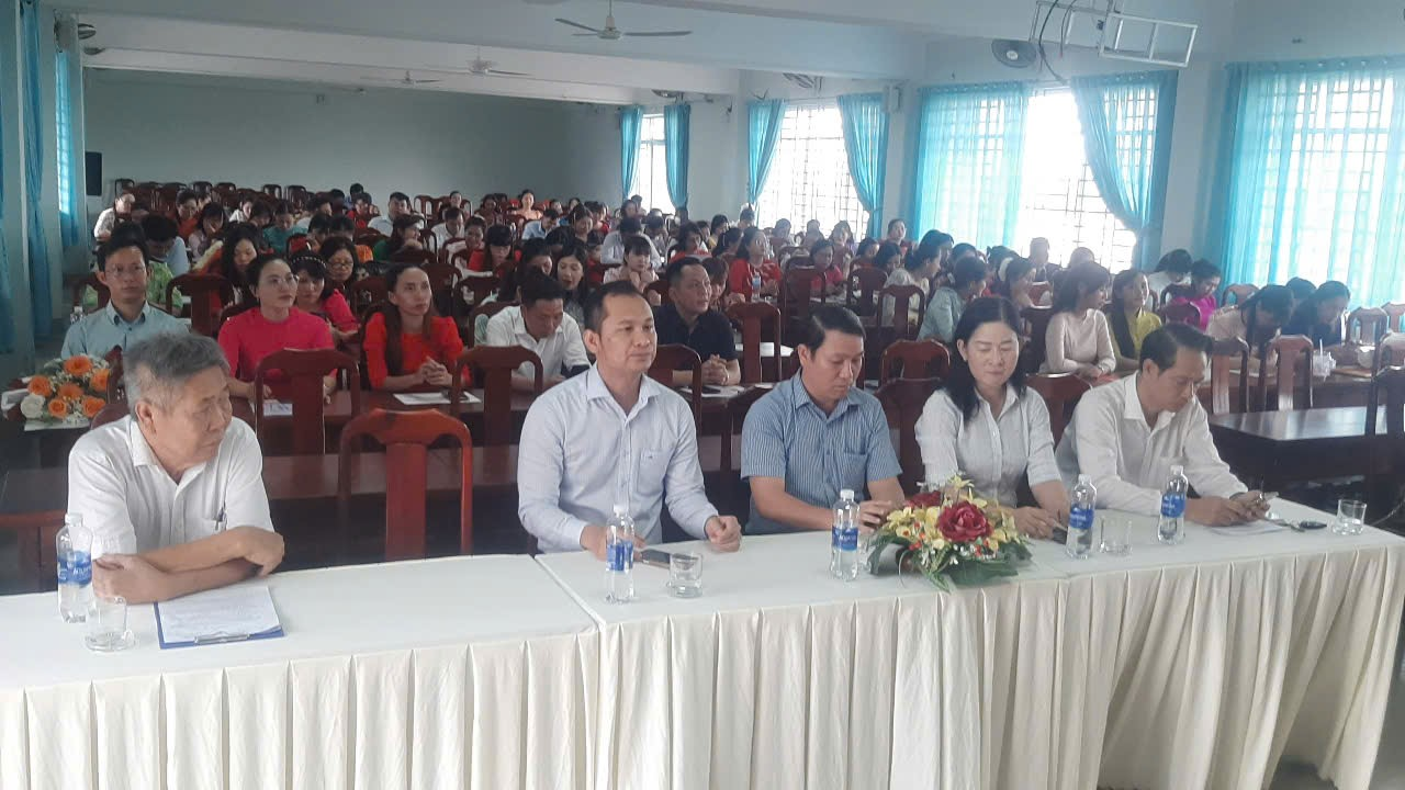 Lễ bế giảng Lớp Sơ cấp lý luận chính trị năm 2025